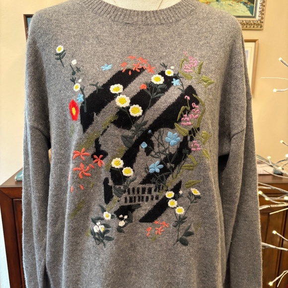 Skull Cashmere Grey Floral Embroidered Sweater — L — 100% Cashmere Statement Kni - Picture 2 of 7